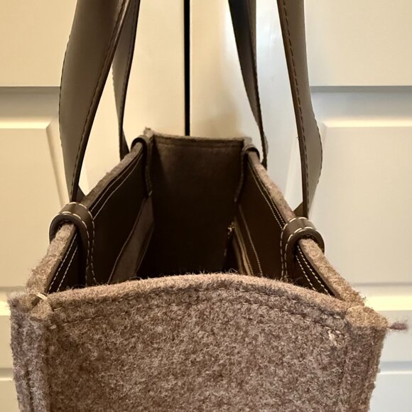 Classic Chloe Tote for Fall! - Picture 4 of 7
